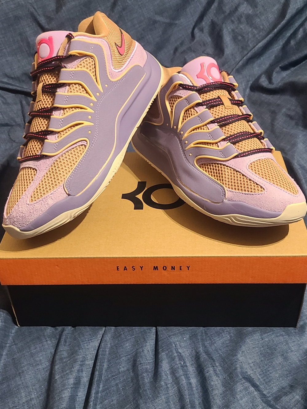 Nike KD18 "BAD" HV1992-501, New In Box! Mens 11/Womens 12.5